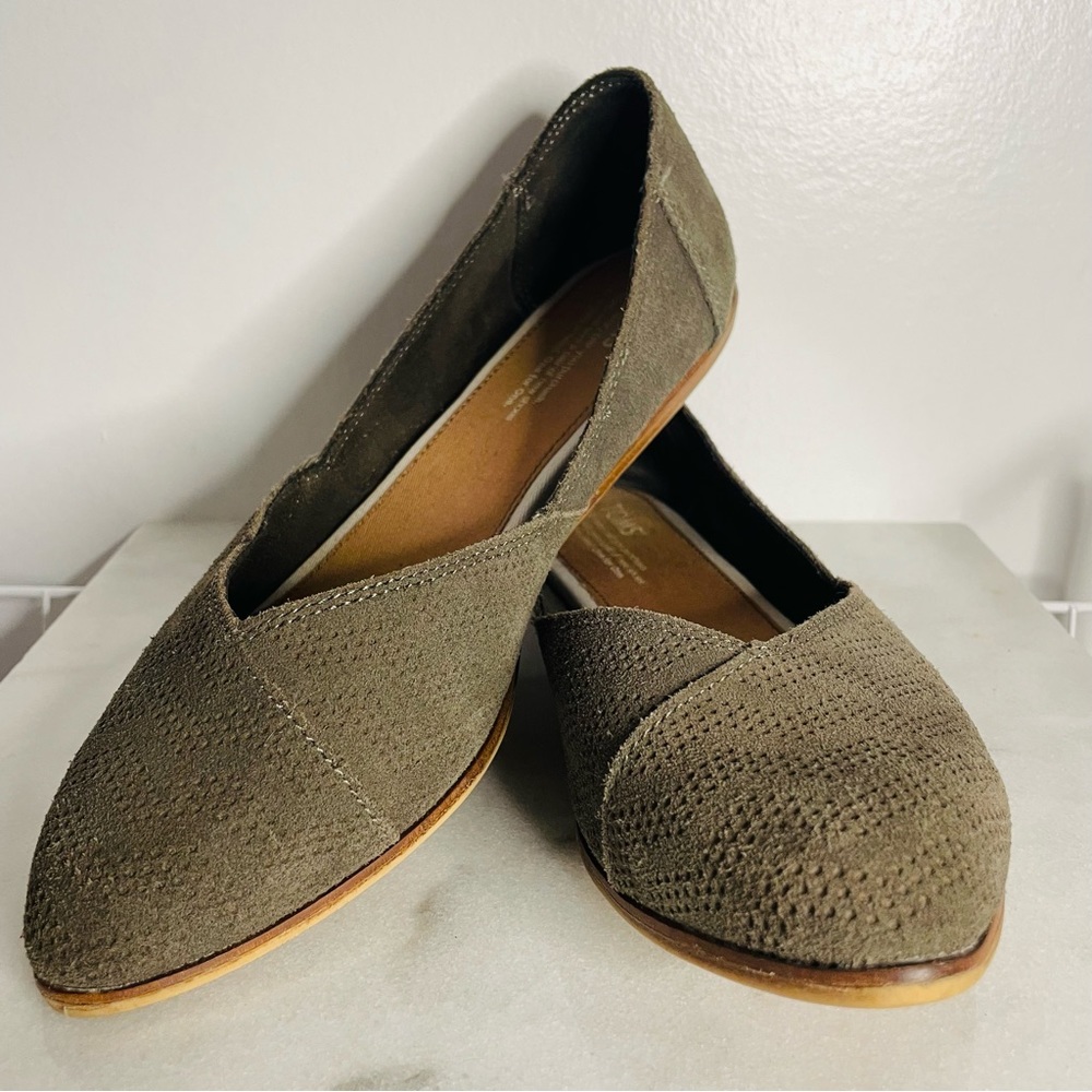 toms | army green chevron suede jetti ballerina flats